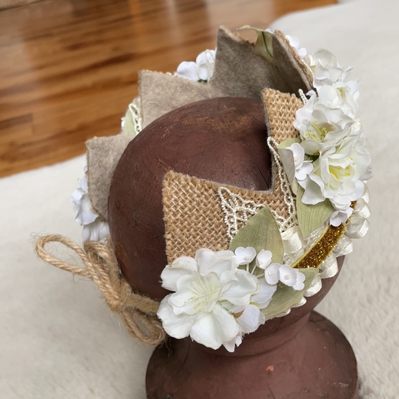Vintage Rustic Floral Burlap Lace Tie Back Crown - Picture 10 of 17